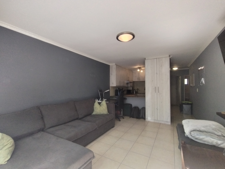 To Let 1 Bedroom Property for Rent in Silver Oaks Western Cape